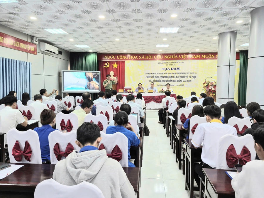 Quang cảnh tọa đàm