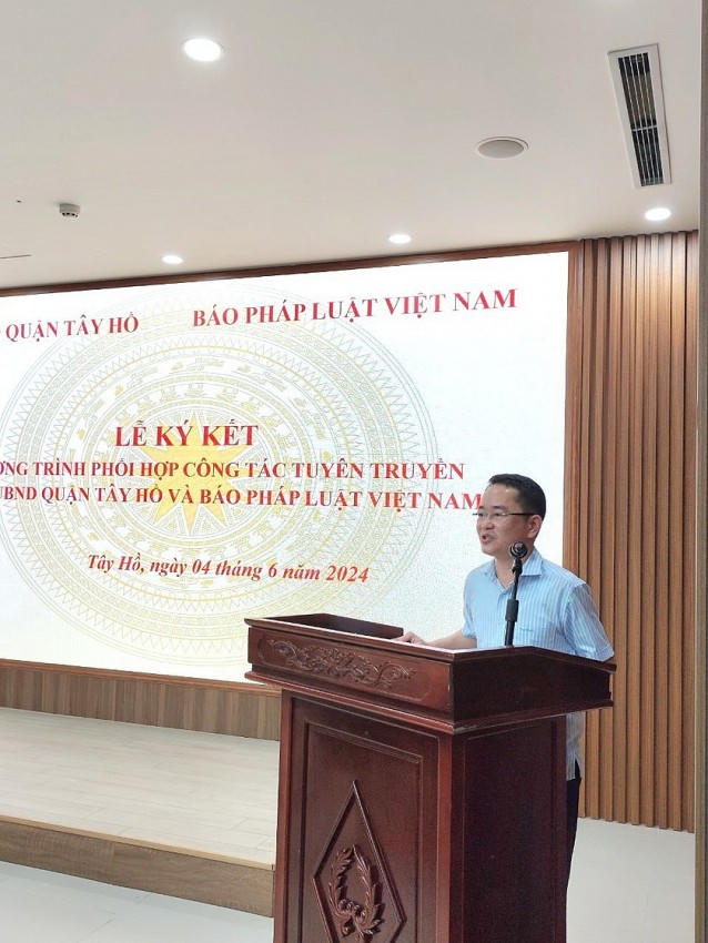 TS. Vũ Hoài Nam - Tổng Biên tập Báo Pháp luật Việt Nam phát biểu tại Lễ ký kết. (Ảnh: PV)