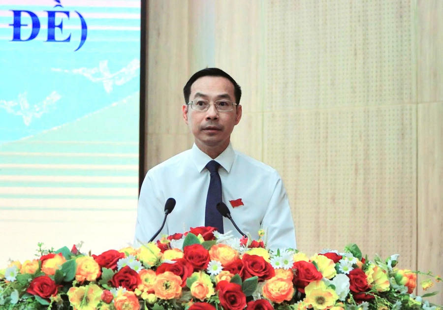 Ông Nguyễn Thanh Nhàn, Phó Bí thư Thường trực Tỉnh ủy, Chủ tịch HĐND tỉnh An Giang phát biểu tại kỳ họp.