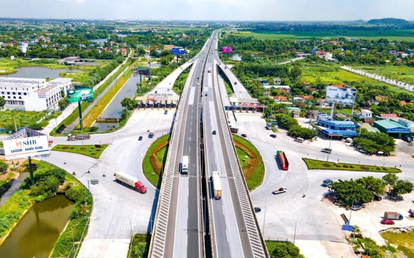 Điều chỉnh tạm thời phương tiện lưu thông trên cao tốc Cầu Giẽ - Ninh Bình. (Ảnh: baoxaydung)