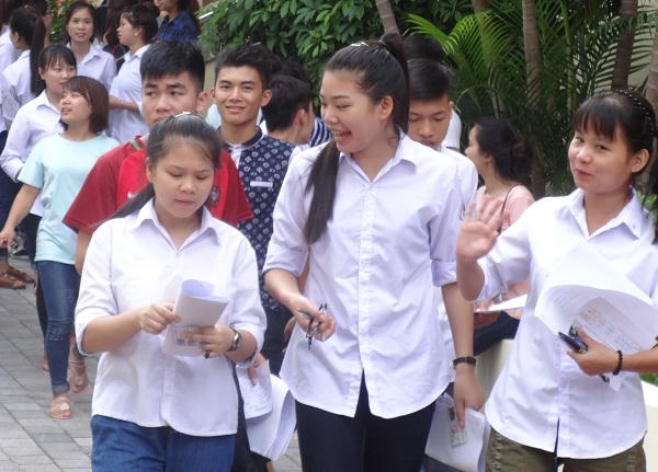 Và kết thúc môn thi Tiếng Anh, nụ cười đã trở lại trên gương mặt các thí sinh.