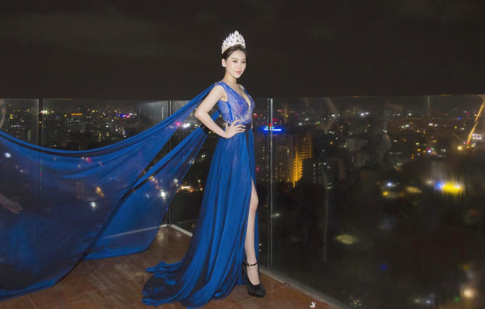 Hoa hậu Hoàng Kim quyến rũ, hé lộ việc góp mặt trong phim