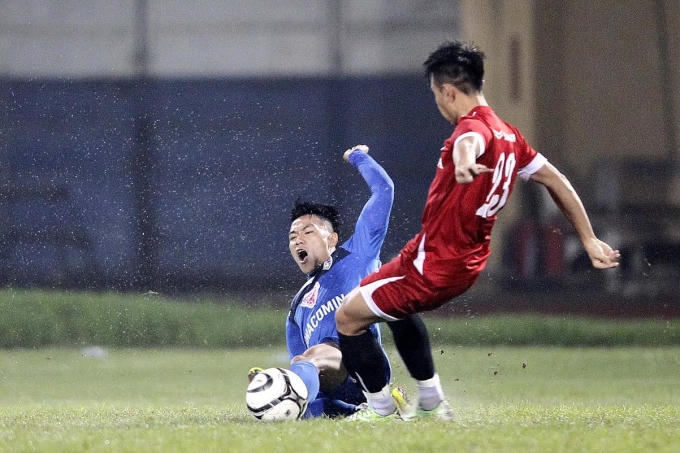 ĐT Việt Nam: Kh&oacute; khăn bủa v&acirc;y HLV Hữu Thắng!?