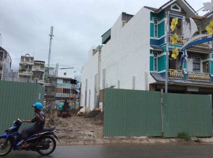 Khu đất đang triển khai xây dựng 12 căn nhà Khu phố Nguyễn Huệ và 30/4 thuộc khu quy hoạch chỉnh trang đô thị TP Sóc Trăng.