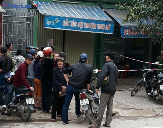 Hiện trường xảy ra vụ chồng giết vợ rồi treo cổ tự sát. (Ảnh: Anh Thắng)