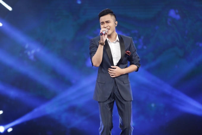 Vietnam Idol 2016: “Chàng trai bún bò” Bá Duy thể hiện “đẳng cấp ca sĩ” trong liveshow đầu tiên