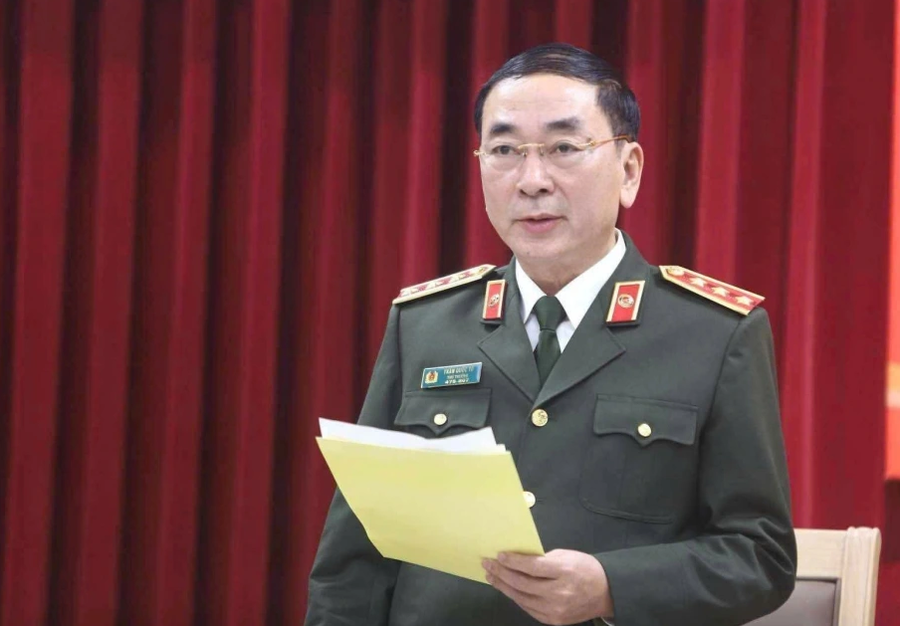 Thứ trưởng Bộ Công an Trần Quốc Tỏ thông tin tại buổi họp báo.