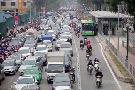 Các phương tiện lấn làn chủ yếu là xe máy.