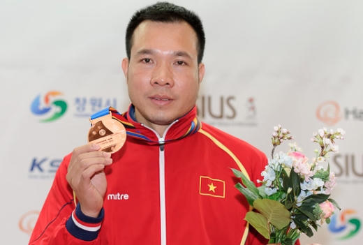 Xạ thủ Bắn súng Hoàng Xuân Vinh