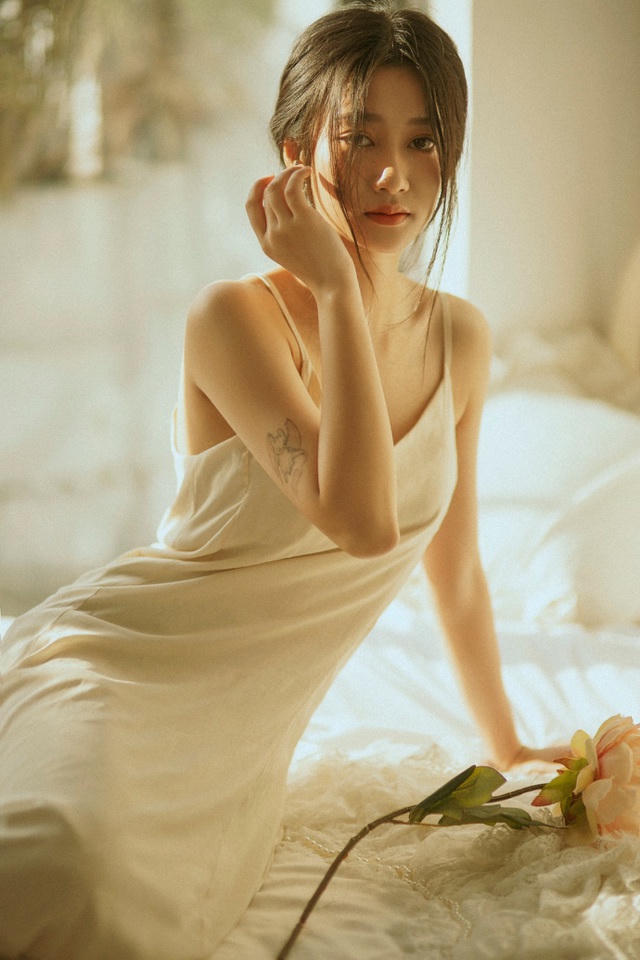Là sinh viên năm nhất, Mai biết cách sắp xếp thời gian để cân bằng giữa việc học và công việc người mẫu ảnh tự do.