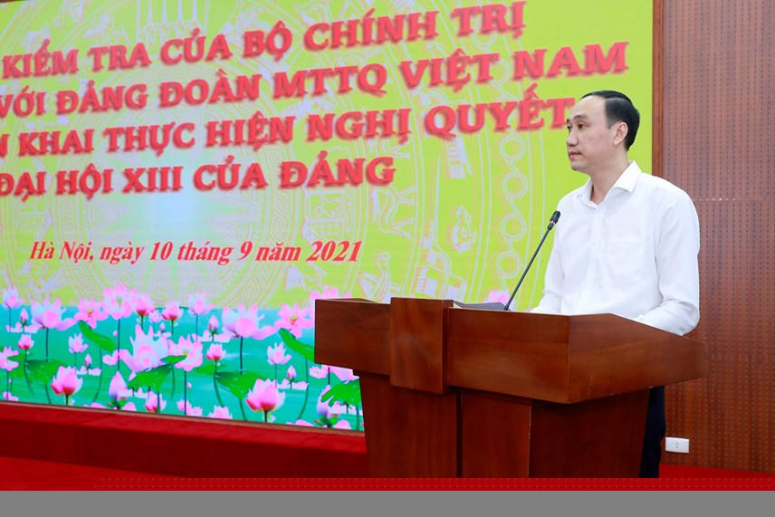 Phó Chủ tịch Phùng Khánh Tài phát biểu tại cuộc làm việc.