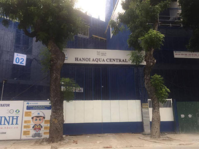 Dự án Hanoi Aqua Central thi công gây nứt nhà dân.