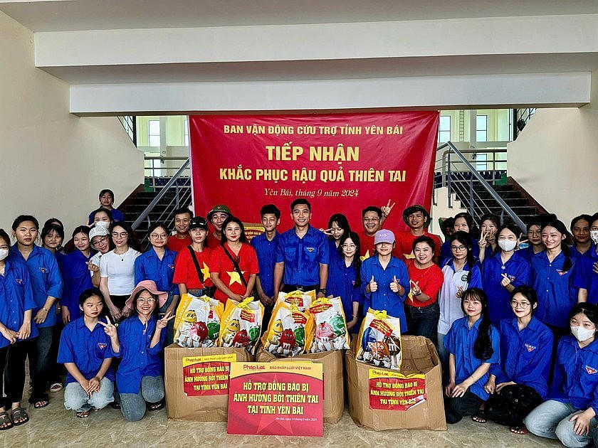 Đoàn Thanh niên Báo Pháp luật Việt Nam trong chiến dịch hỗ trợ đồng bào bị ảnh hưởng bởi cơn bão số 3 (Yagi) tháng 9/2024.