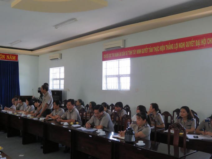 Đại diện các Chi cục THADS trình bày những khó khăn, vướng mắc trong quá trình thi hành án