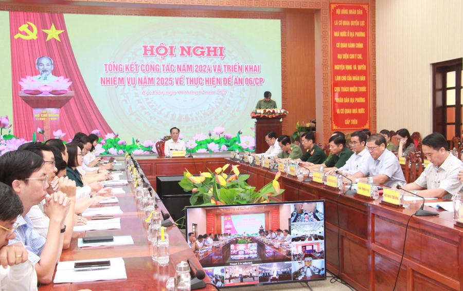 Quang cảnh Hội nghị trực tiếp và trực tuyến.