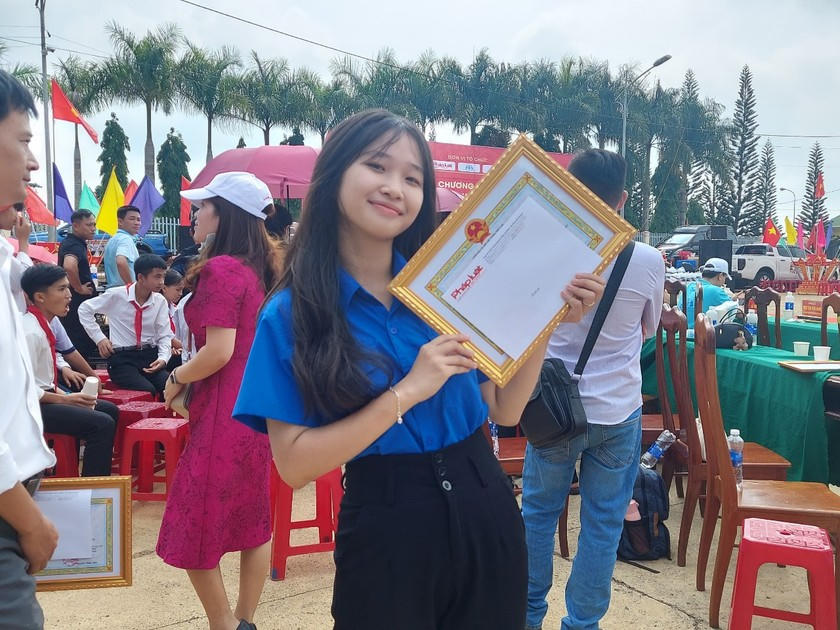 Hà Khánh Linh, học sinh lớp 9A1, Trường THCS Nguyễn Du (huyện Đắk Glong).