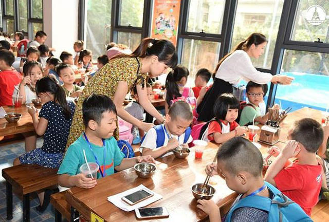 Tuyển sinh đầu cấp lớp 1, lớp 6: Chật vật “ứng thí” trường tư