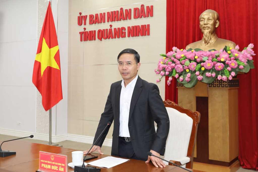 Ông Phạm Đức Ấn, Chủ tịch UBND tỉnh Quảng Ninh phát biểu tại buổi làm việc với các cơ quan khối tài chính tỉnh. Ảnh: Cổng TTĐT Quảng Ninh.