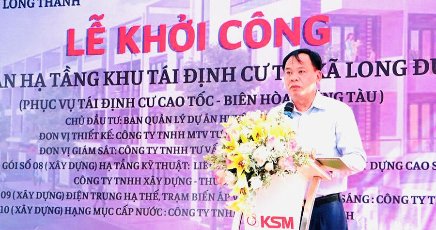 Phó chủ tịch UBND tỉnh Võ Tấn Đức phát biểu tại buổi lễ khởi công sáng 9-2-2023