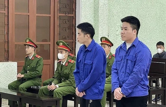 2 bị cáo tại phiên tòa.