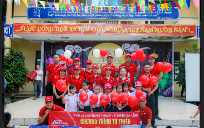 Học sinh xã Hoà Phú có Tết Trung thu ấm áp, hạnh phúc.
