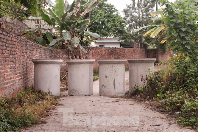 Quảng Ninh lên tiêng vụ đổ đất, cẩu bê tông chặn đường kiểm soát dịch - ảnh 7