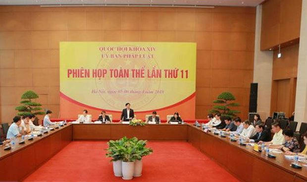 Quang cảnh phiên họp.