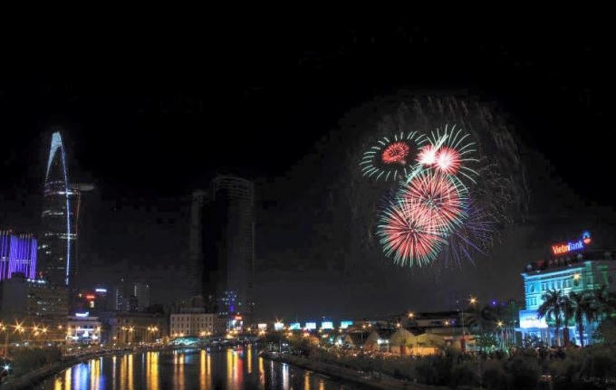 Hầm Thủ Thiêm là địa điểm diễn ra bắn pháo hoa chào mừng năm mới 2016.