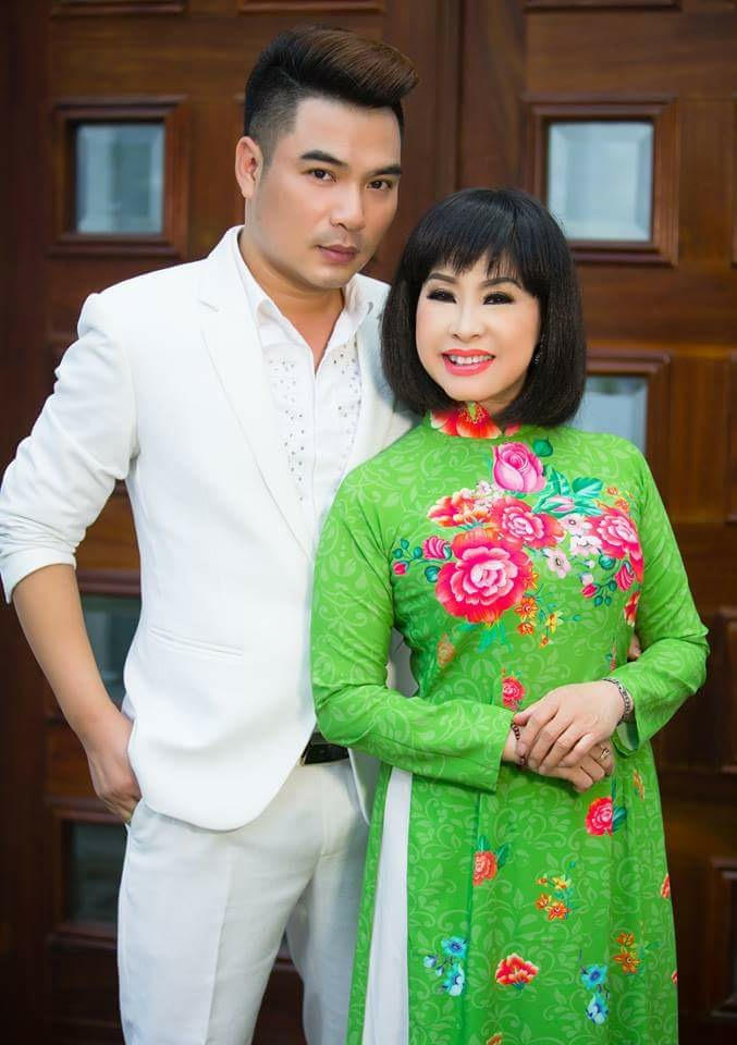 Ca sĩ Châu Tuấn kết hợp cùng NSUT Hồng Liên ra mắt album.