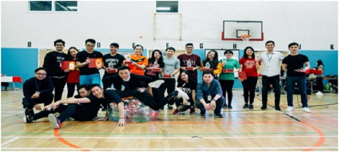 Đội trưởng của 10 đội chơi nhận kỉ niệm chương của Sportday London 2016.