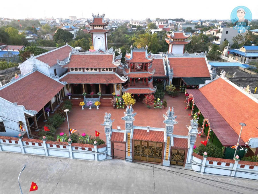 Toàn cảnh ngôi chùa.
