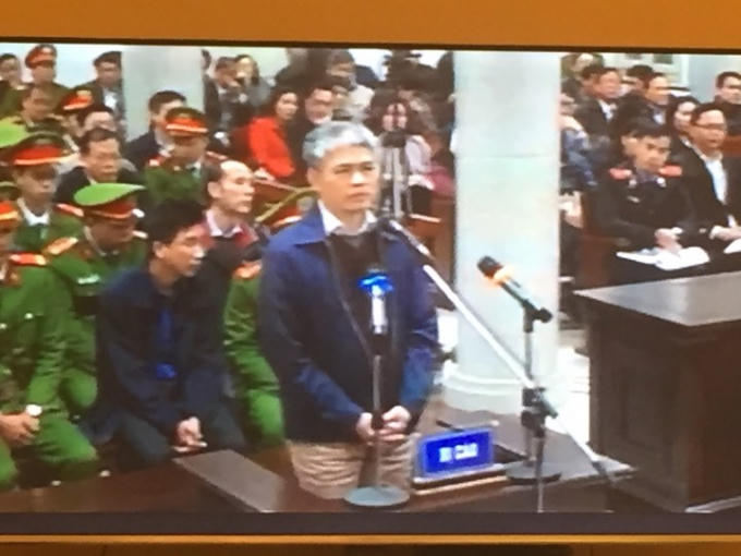 Nguyễn Xuân Sơn khai: Bị cáo thấy rằng mình có trách nhiệm quản lý tài chính của Tập đoàn. Còn trách nhiệm kiểm tra giám sát nhà thầu sử dụng tiền có đúng mục đích hay không là trách nhiệm của Trưởng ban quản lý dự án.