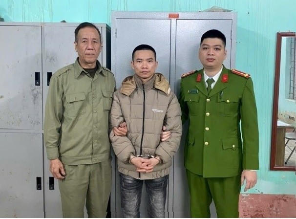 Đối tượng Bùi Văn Mạnh tại cơ quan Công an.