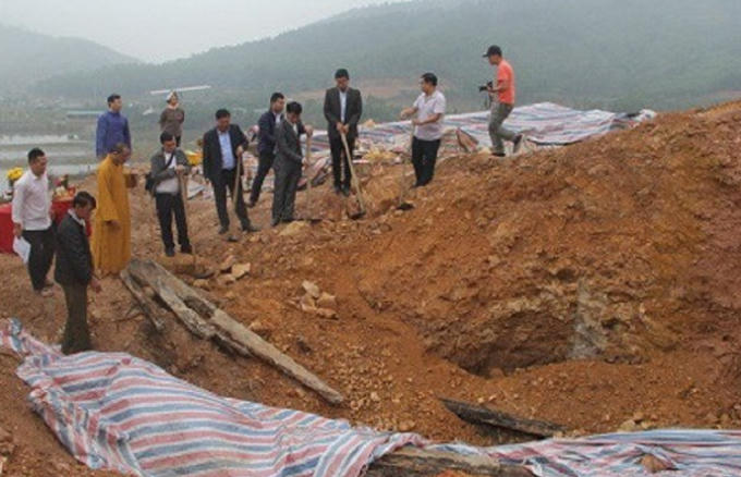 Khu vực phát lộ ngôi mộ từ thời nhà Trần.