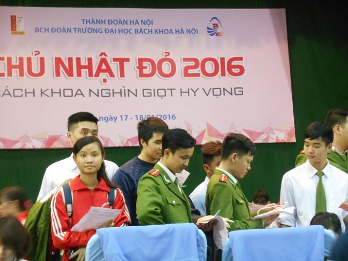 Công an Hà Nội nhiệt tình hưởng ứng lễ hội hiến máu "Chủ Nhật Đỏ".