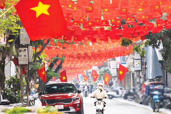 Không khí đón chào ngày Quốc khánh 2/9 lan tỏa trên từng con phố, ngõ nhỏ ở phường Nam Định.