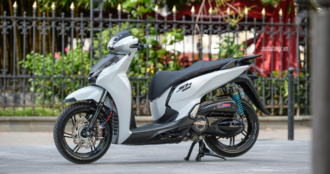 Ảnh chi tiết Honda SH300i được độ khủng tại H&agrave; Nội