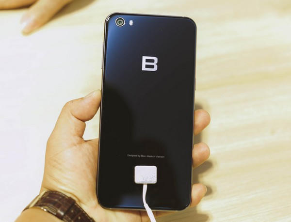 BPhone là smartphone đầu tiên trên thế giới được trang bị công nghệ AI Camera, nhưng công nghệ này là gì thì lại không được BKAV nhắc đến