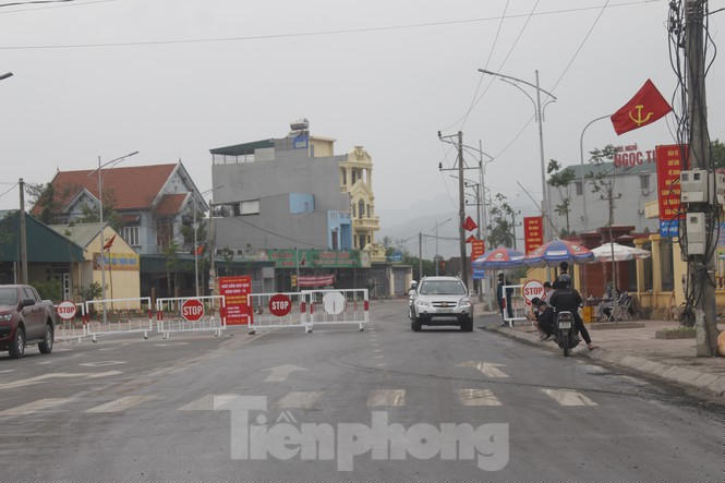 Quảng Ninh lên tiêng vụ đổ đất, cẩu bê tông chặn đường kiểm soát dịch - ảnh 3