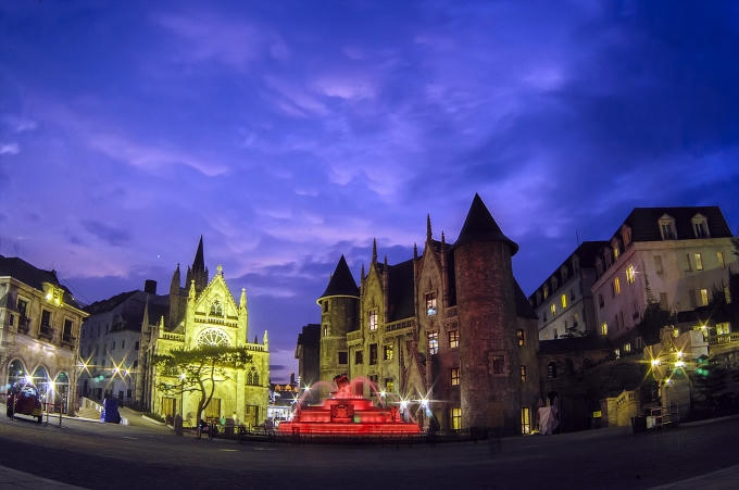 Lung linh Bà Nà Hills.