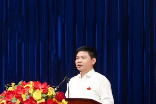 Ông Trương Quốc Huy, Bí thư Tỉnh ủy Hà Nam phát biểu tại kỳ họp.