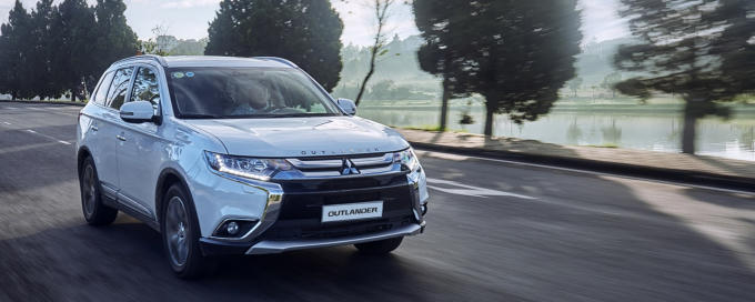 Mitsubishi Outlander giảm giá còn 750 triệu đồng.