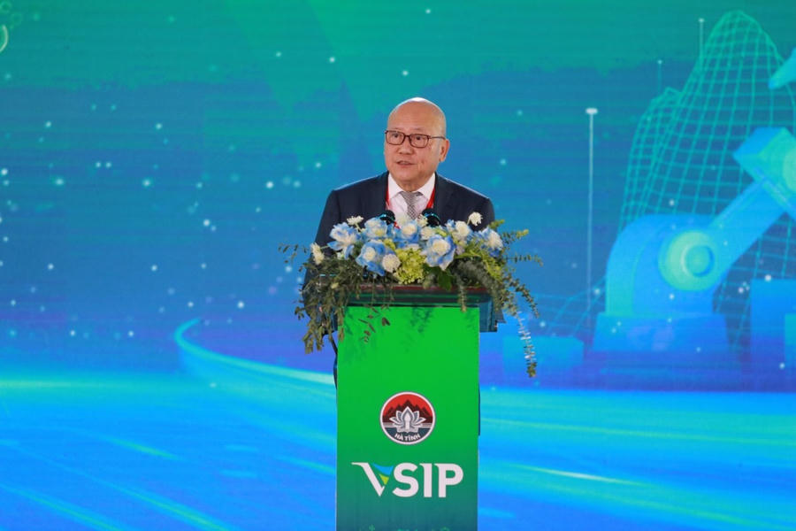 Ông Tan Cheng Guan - Phó Chủ tịch Điều hành, Tập đoàn Sembcorp Industries- đại diện chủ đầu tư.