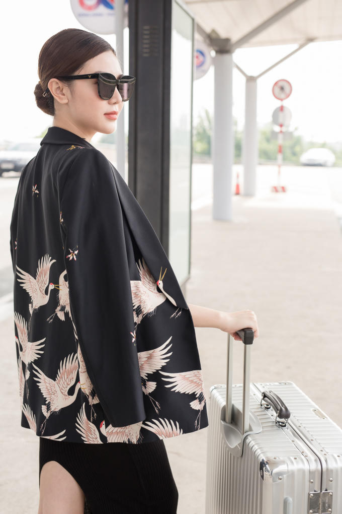 Cô chọn trang phục bình dân những vẫn toát lên vẻ đẹp sang trọng.