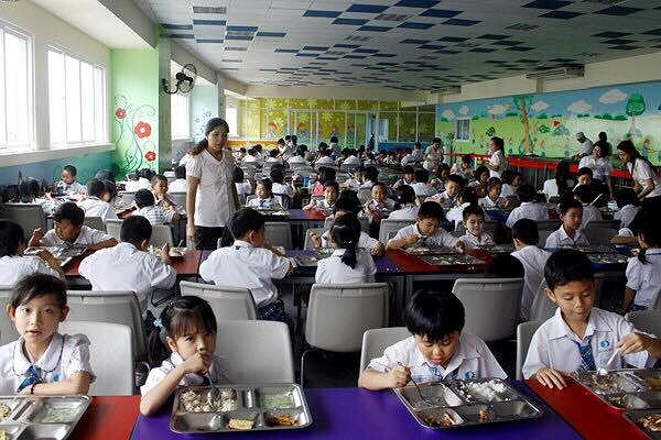 Bộ GD&ĐT yêu cầu kiểm soát chặt nguồn thực phẩm sau vụ nhiễm sán lợn