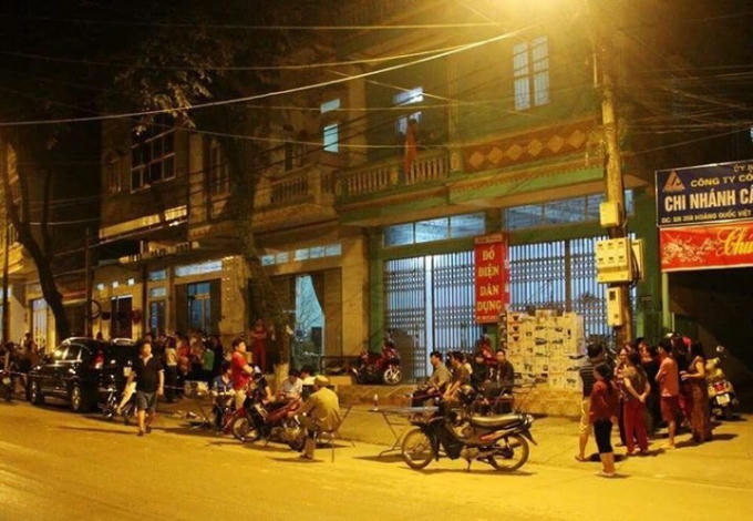 Bác sĩ  phó trưởng khoa tử vong tại nhà riêng, người dân tập trung rất đông.