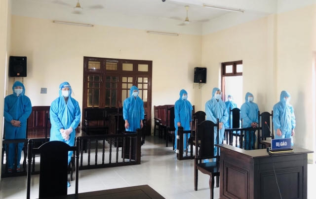 Tổ chức cho người khác xuất cảnh trái phép, 7 đối tượng lãnh hơn 44 năm tù