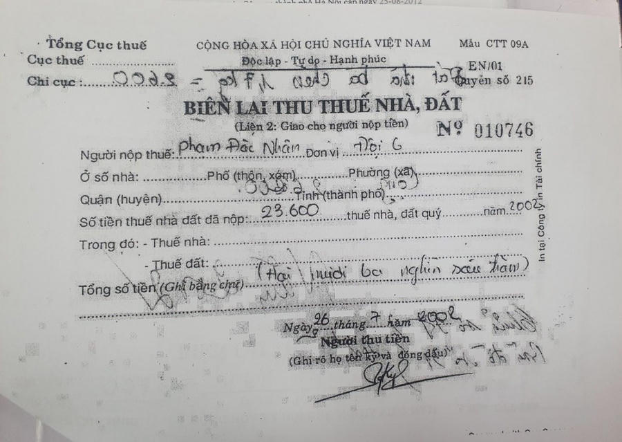 Biên lai đóng tiền thuế sử dụng đất của ông Phạm Đắc Nhân.