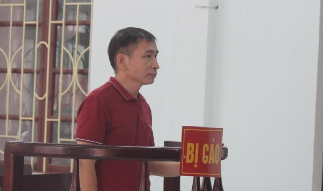 Nguyên Bí thư xã Đinh Trọng Tấn bị tuyên phạt 27 tháng tù giam.(Ảnh: A.Thắng)
