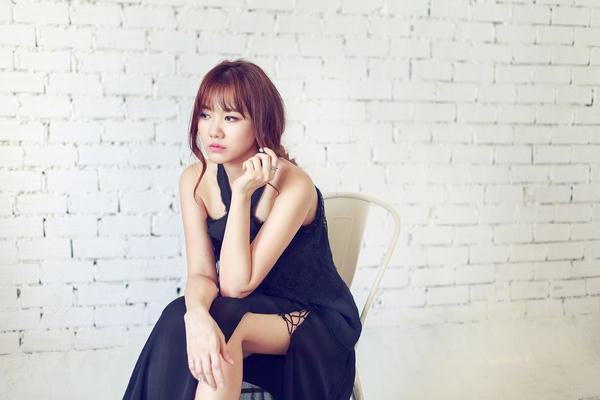 Nữ ca sĩ đang chạy theo trường phái sexy, gợi cảm.